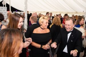 Oxfordshire Magician Magic OZ performing amazing Close up magic around Oxford